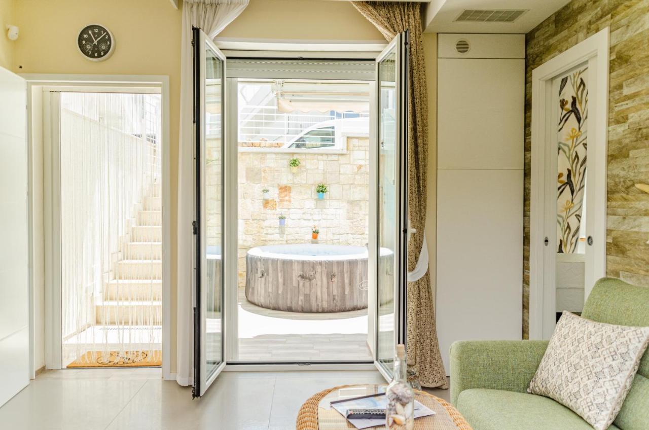 Apulialux Little Jem W Jacuzzi / 180 Steps From Sea Villa Polignano a Mare Eksteriør bilde