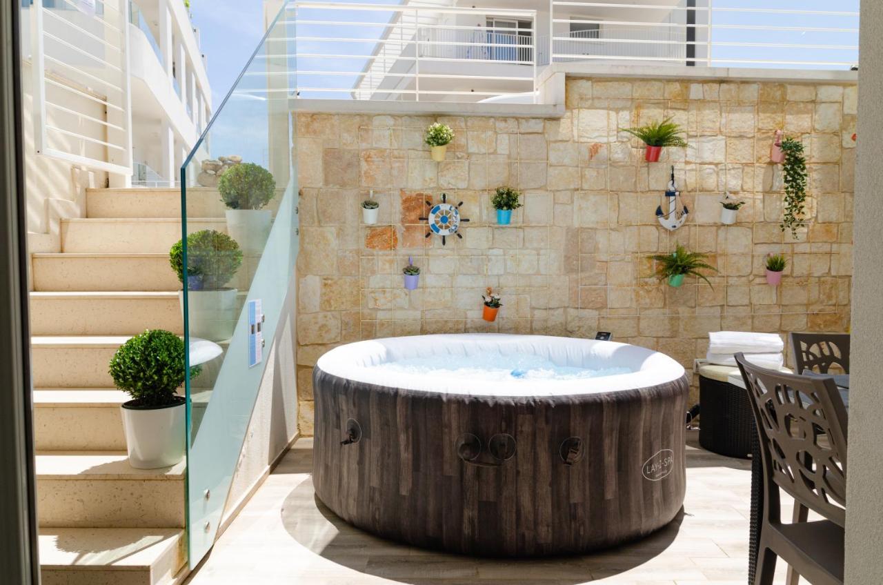 Apulialux Little Jem W Jacuzzi / 180 Steps From Sea Villa Polignano a Mare Eksteriør bilde